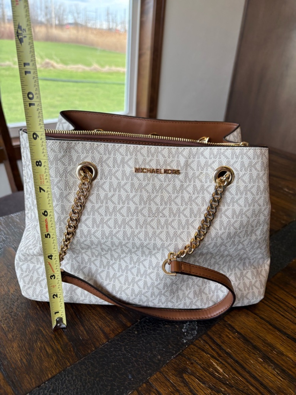 Michael Kors Signature Chain Tote in Vanilla and Brown with Gold Hardware - Picture 4 of 4